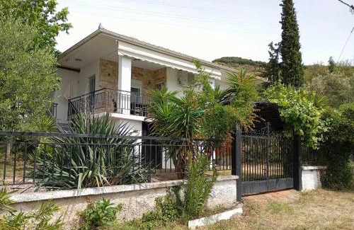 Asprovalta House | Holiday Home in Asprovalta near Sea Beach