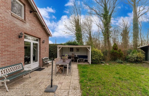 Baarland House | Holiday home in Baarland with fenced garden