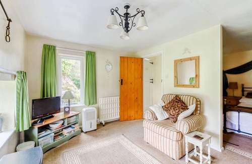 Pennant House | Holiday Home in Ceredigion near Sea Beach