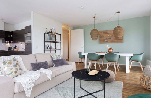 Vissershaven House | Holiday Home in Den Haag With Terrace