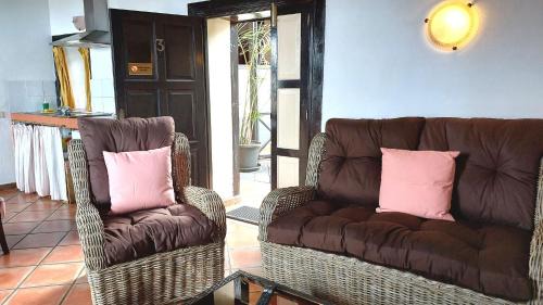 El Guincho Apartment | Holiday home in English style with sea view