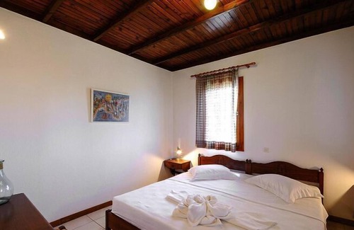 Gerakini House | Holiday home in Gerakini with a balcony or terrace