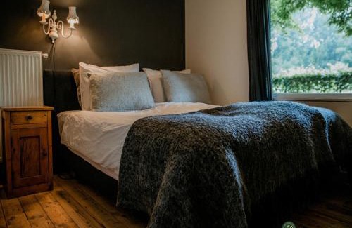 Leende House | Holiday Home in Leende with Hot Tub & Garden, cleaning included