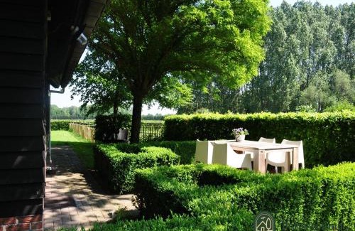 Leende House | Holiday Home in Leende with Hot Tub & Garden, cleaning included