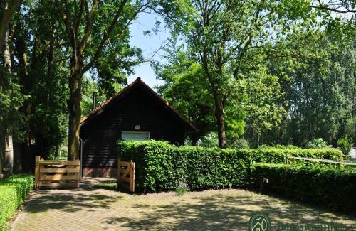 Leende House | Holiday Home in Leende with Hot Tub & Garden, cleaning included