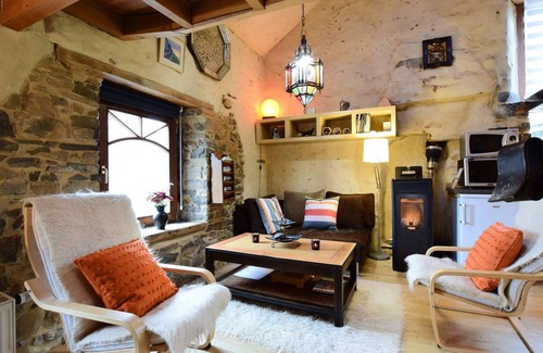 Longueville House | Holiday Home in Longueville near Forest