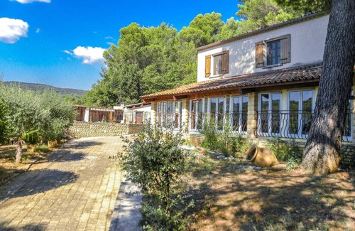 Lioux Villa | Holiday home in Luberon area, with A/C, pool child-safe, dogs allowed