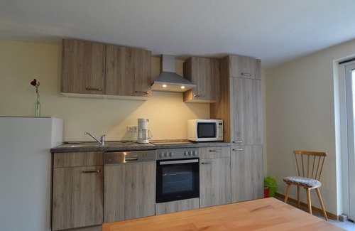 Morz House | Holiday Home in Morz with Garden