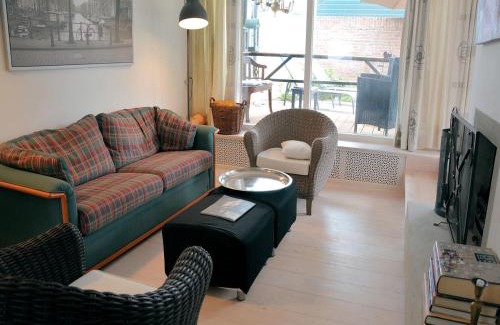 Municipality of Noordwijk House | Holiday Home in Noordwijkerhout by Lake
