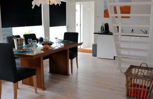 Municipality of Noordwijk House | Holiday Home in Noordwijkerhout by Lake