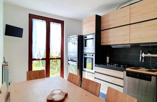 Poppino House | Holiday home in Poppino near lake
