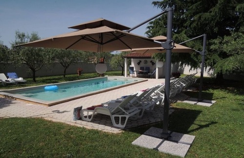Antonci House | Holiday Home in Poreč with Terrace, Air condition, WIFI, Dishwasher (4400-5)