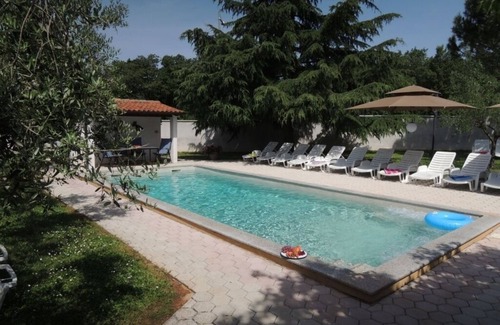 Antonci House | Holiday Home in Poreč with Terrace, Air condition, WIFI, Dishwasher (4400-5)