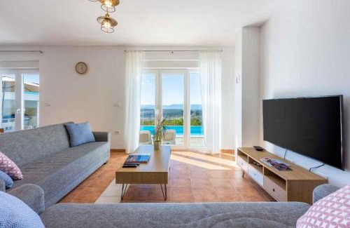 Smrika Villa | Holiday home in Smrika 45290