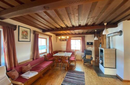 Sankt Koloman House | Holiday Home in St Koloman near Salzburg