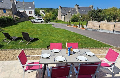 Saint-Pabu House | Holiday Home in St. Pabu near Sandy Beach