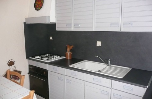 Ploudalmezeau House | Holiday Home in Treompan near Sandy Beaches