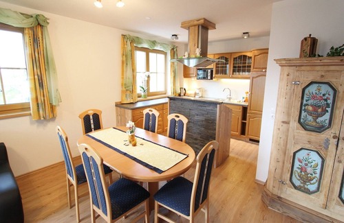 Taxenbach Apartment | Holiday Home in Taxenbach with Hohe Tauern Views