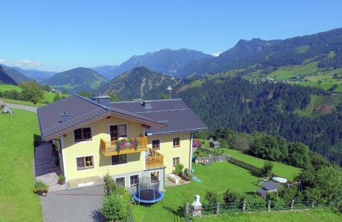 Taxenbach Apartment | Holiday Home in Taxenbach with Hohe Tauern Views