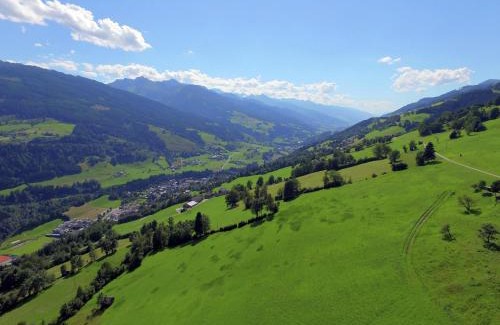 Taxenbach Apartment | Holiday Home in Taxenbach with Hohe Tauern Views
