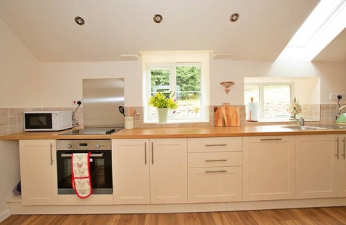 Hallington Cottage | Holiday Home in UK with Private Garden