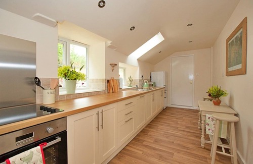 Hallington Cottage | Holiday Home in UK with Private Garden