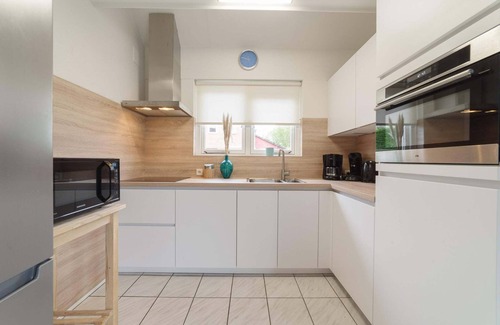 Wemeldinge House | Holiday Home in Zeeland with Spacious Garden