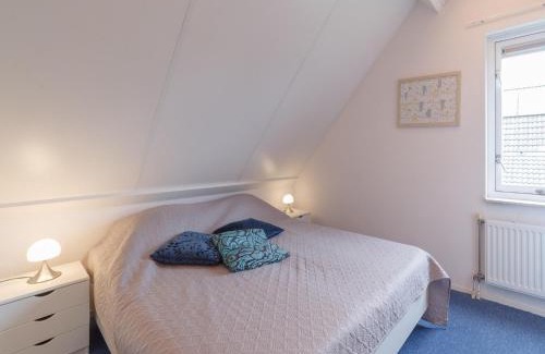 Wemeldinge House | Holiday Home in Zeeland with Spacious Garden