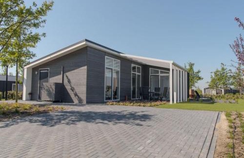 Wemeldinge House | Holiday Home in Zeeland with Workation Setup