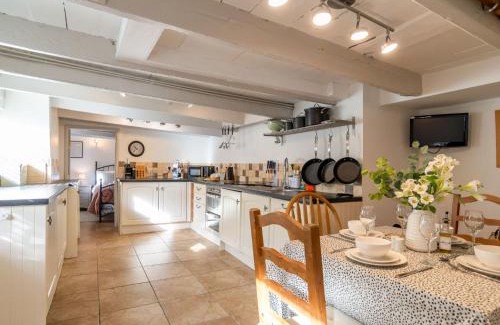 Mevagissey House | Holiday Home Issey Cottage by Interhome