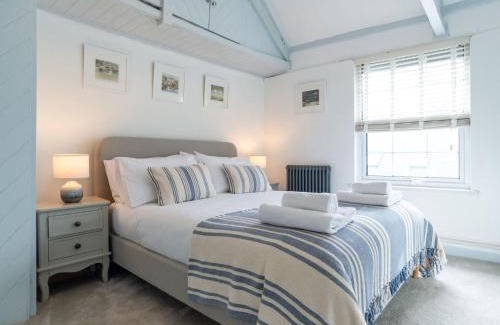 Mevagissey House | Holiday Home Issey Cottage by Interhome