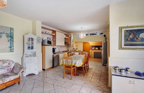 San Mango Piemonte House | Holiday Home 'Villa Luisa' with Mountain View, Shared Terrace and Wi-Fi