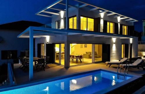 Necujam House | Holiday Home Jakša by Interhome