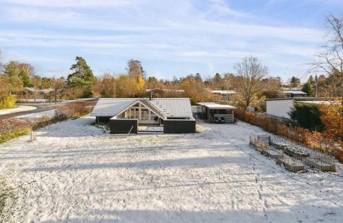 Udsholt Sand House | Holiday Home Janik - 1-3km from the sea by Interhome