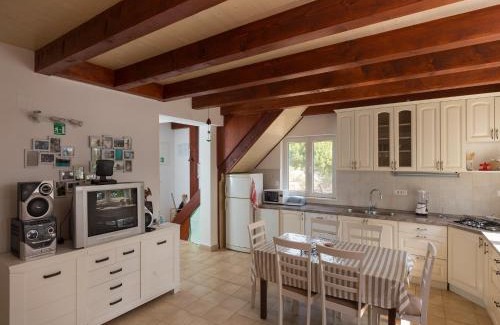 Kolocep Island House | Holiday Home Jekavac -Three Bedroom Apartment with Terrace and Sea View