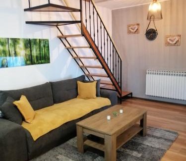 Lovinac House | Holiday Home Jurin Raj