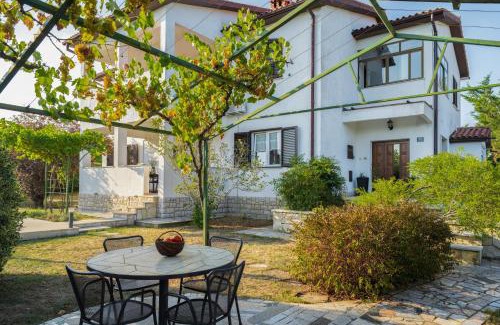 Kapelica House | Holiday Home Katharina