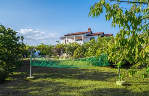 Kapelica House | Holiday Home Katharina