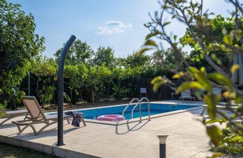 Kapelica House | Holiday Home Katharina