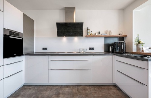 Pellworm House | Holiday Home 'Kleine Liebe' with Private Terrace, Private Garden and Wi-Fi