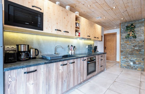 Bessans House | Holiday Home 'L'attrape Rêves' with Mountain View and Wi-Fi