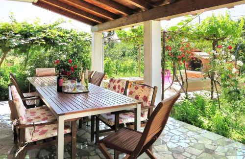 Paradiz House | Holiday Home La Donja-1 by Interhome