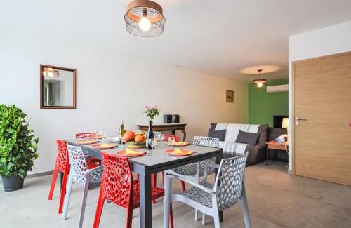 Richerenches House | Holiday Home La Grive by Interhome