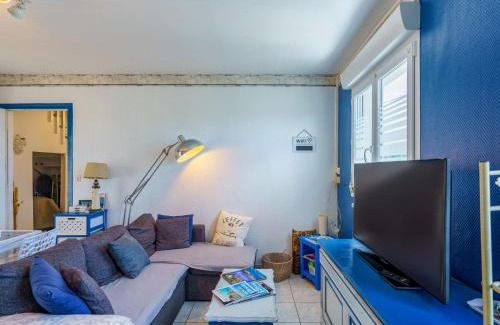 Primelin House | Holiday Home la maison du bonheur by Interhome