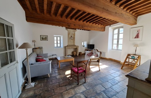 Maillane House | Holiday Home 'La Maison Des Bouissonne' with Wi-Fi
