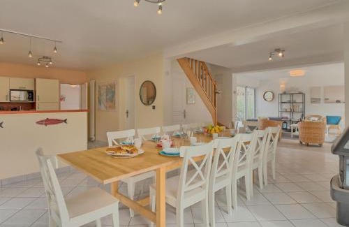 Arzon House | Holiday Home La Pointe de Kerners by Interhome