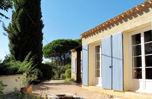 Tresques House | Holiday Home La Rouveyrolle by Interhome