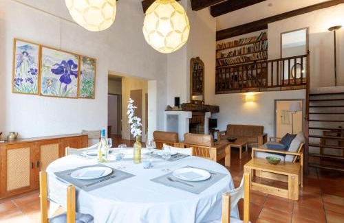 Tresques House | Holiday Home La Rouveyrolle by Interhome