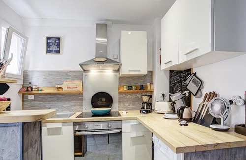 Saint-Hippolyte House | Holiday Home La Salanquaise by Interhome