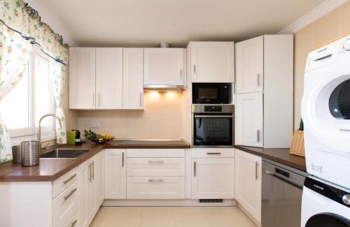 Benajarafe House | Holiday Home La sirena by Interhome